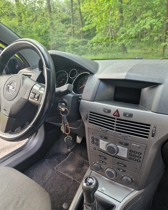 Opel Astra cena 8000 przebieg: 351218, rok produkcji 2006 z Połaniec małe 154